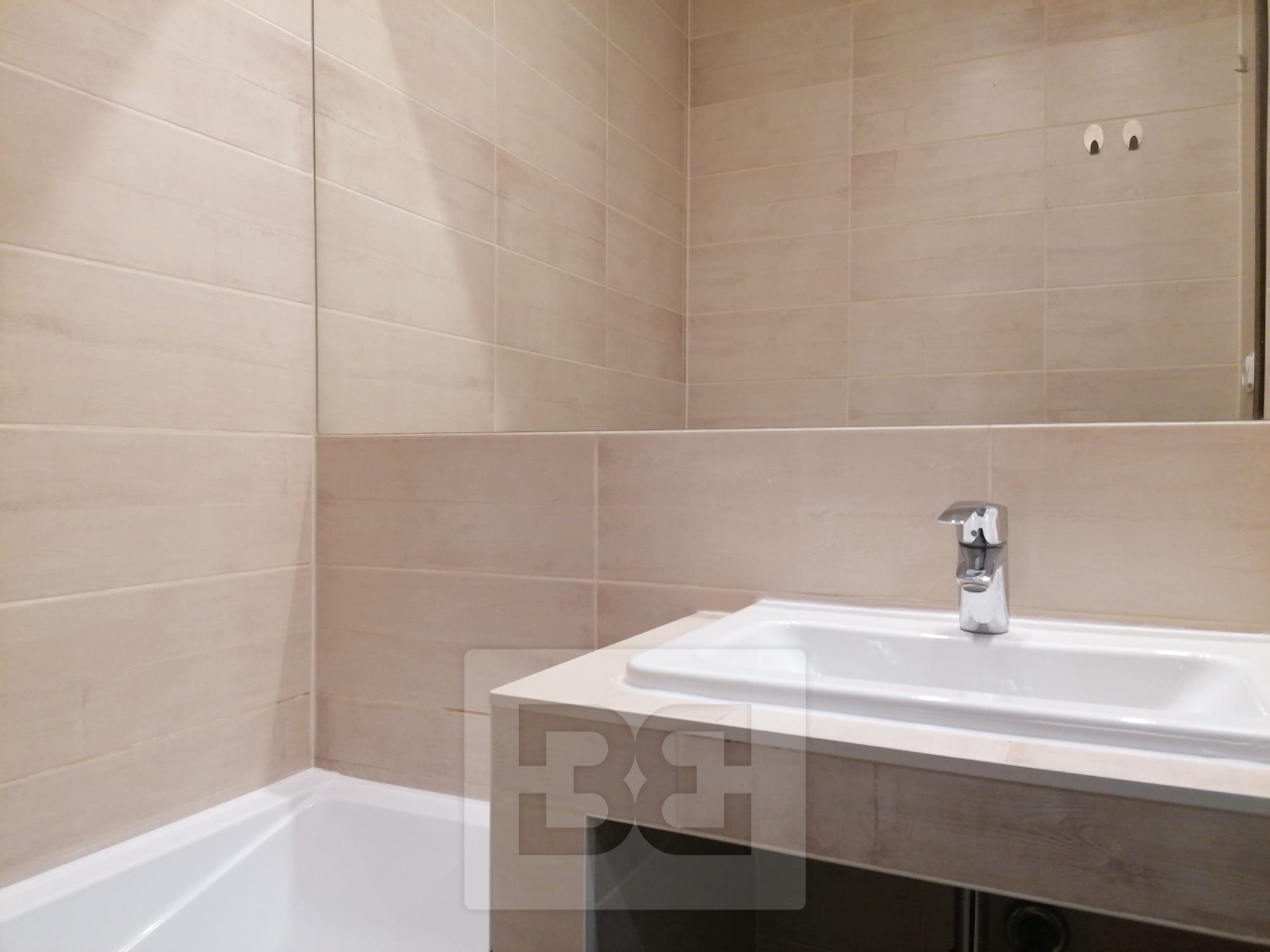 8d72613c-3e75-47e3-8b13-d6c75e5142fc