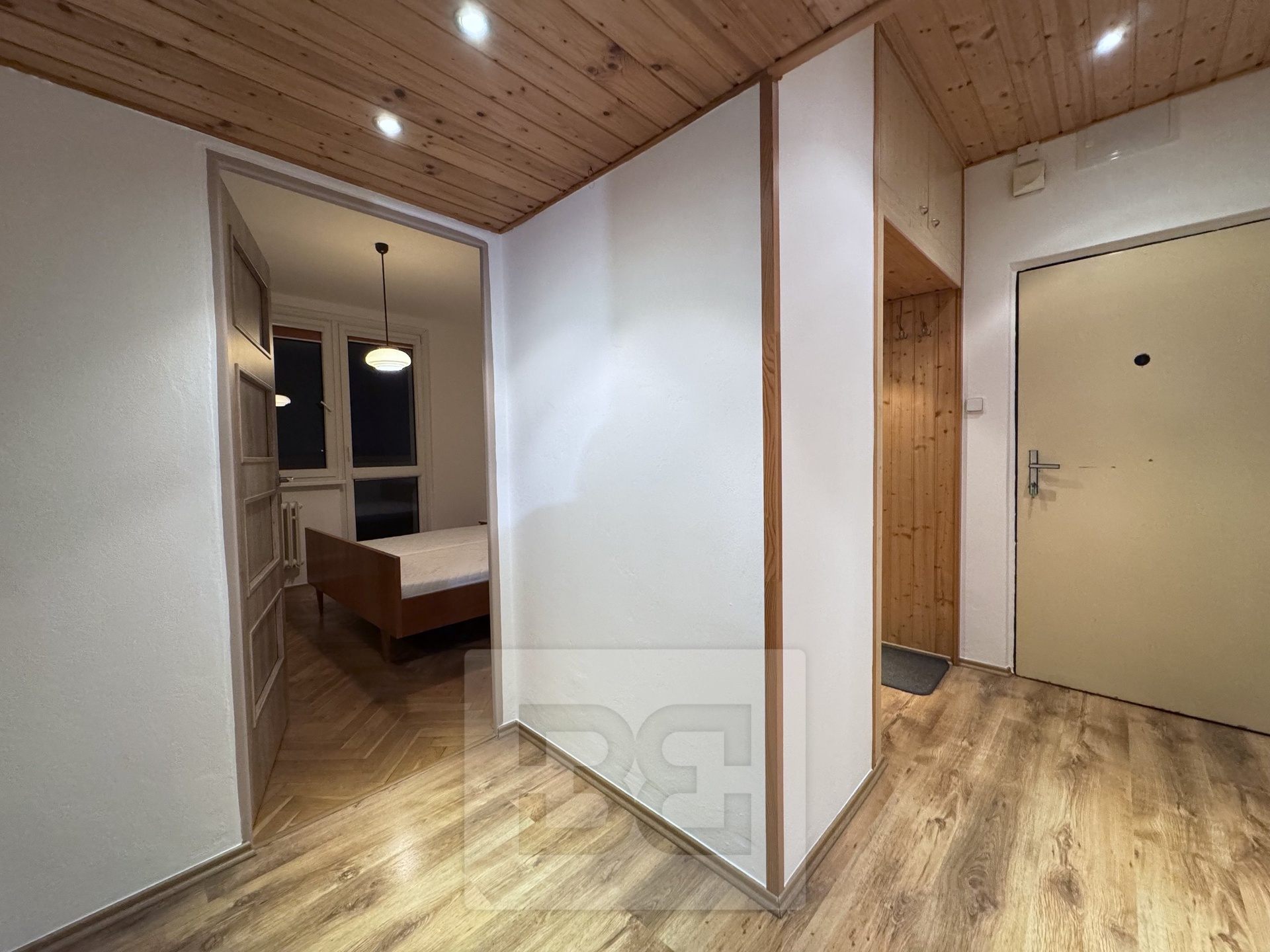 F26E38CD-D59E-46A5-AEC6-1F00005BFDCE_1_201_a