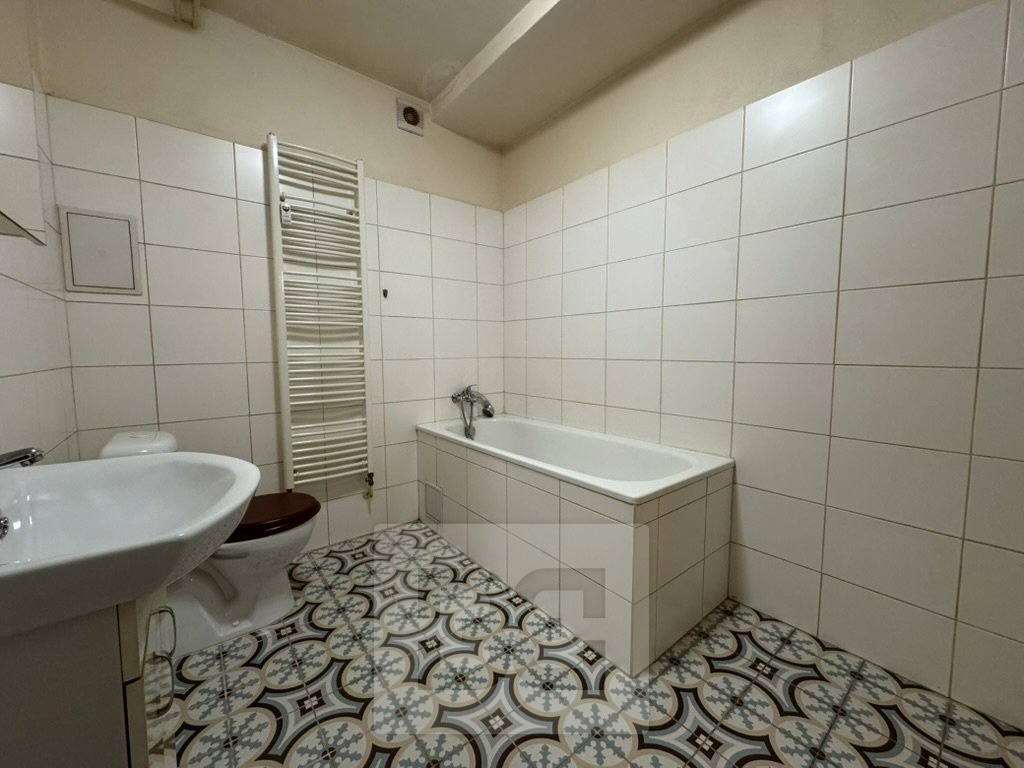 85AE0BD5-ECA1-4122-9451-2E4FBF22A3C8_1_105_c