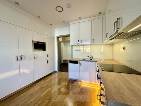 3C464E20-7FC4-4C47-A45B-8E666B4D108C_4_5005_c