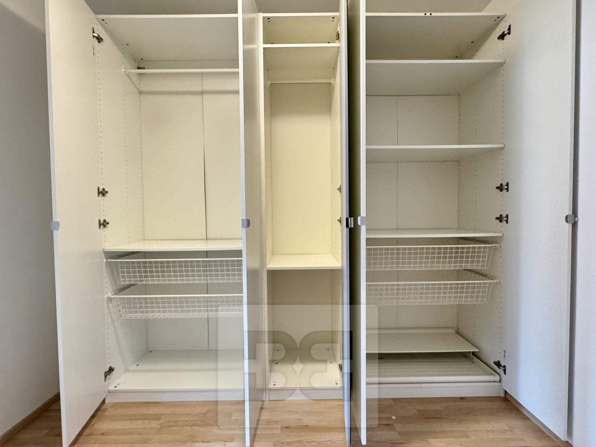 ADF1CC0F-1B38-4B46-BB42-61811E5884F4_1_201_a