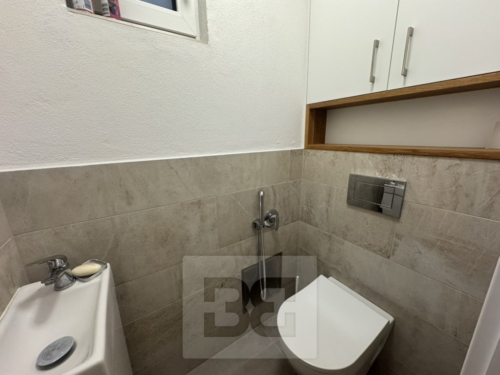 A54974B0-6327-4F85-A5FD-FE1BF970EBED_1_105_c