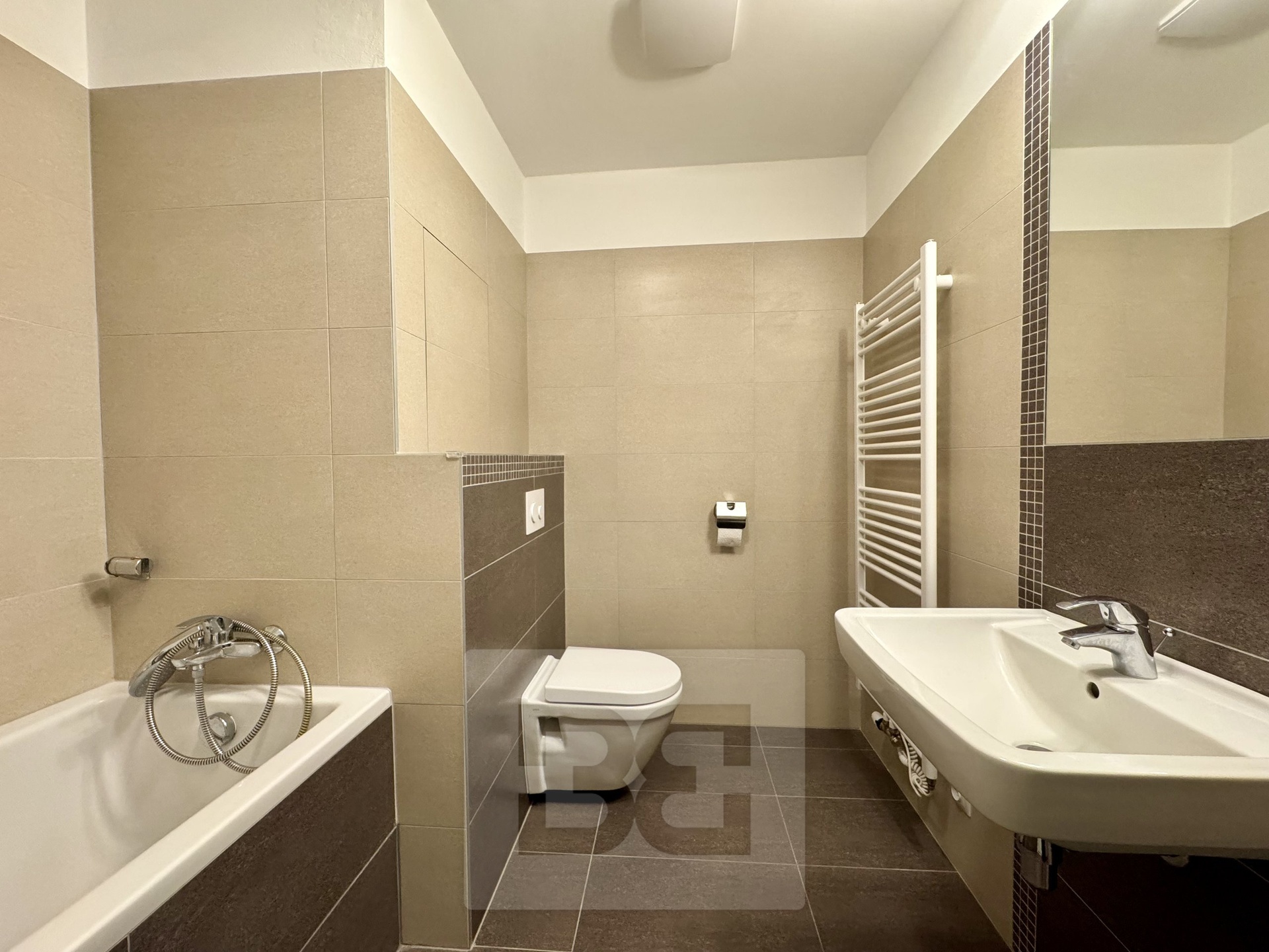 9217C751-1CFC-4937-9644-C5B7BACB46E9_1_201_a