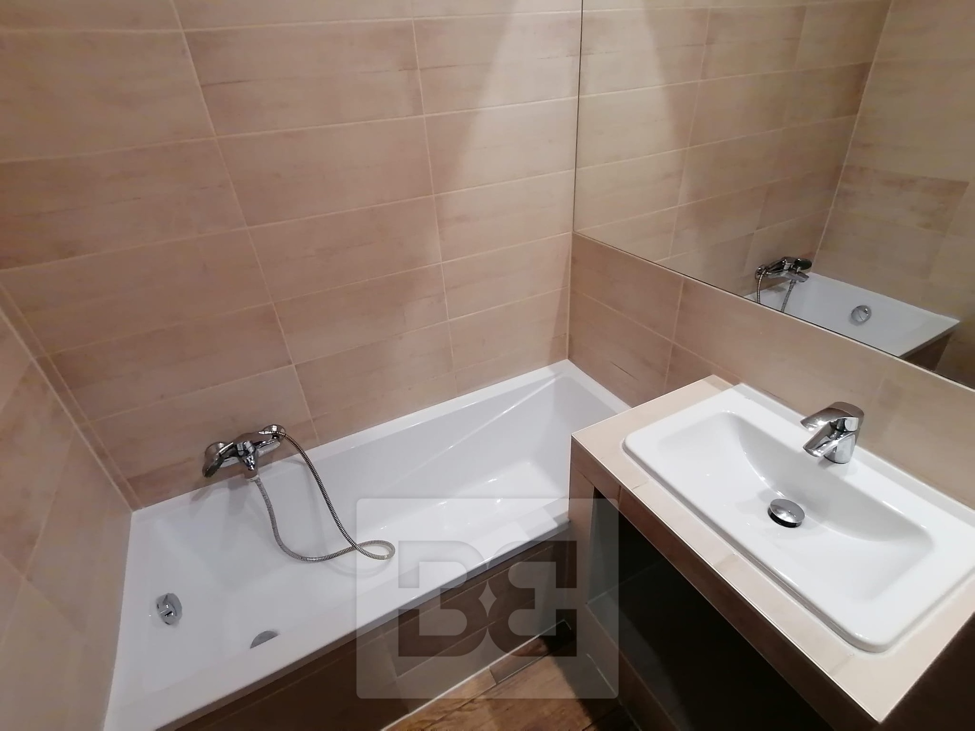 79d1f6fb-4ef3-45a9-96a2-540ebf649bc2