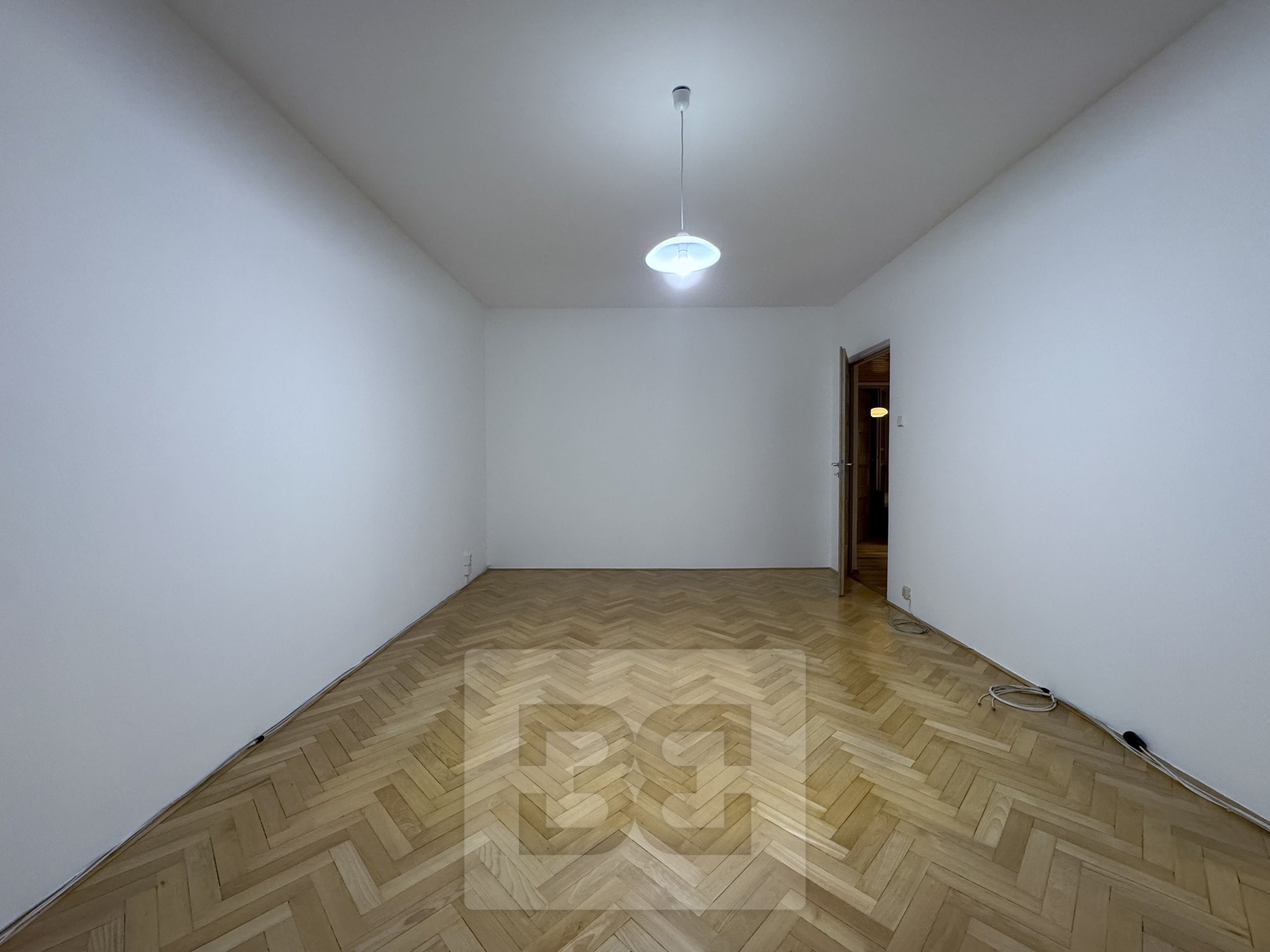 EDBC88FA-8D40-493B-B528-94000C3E5C41_1_201_a