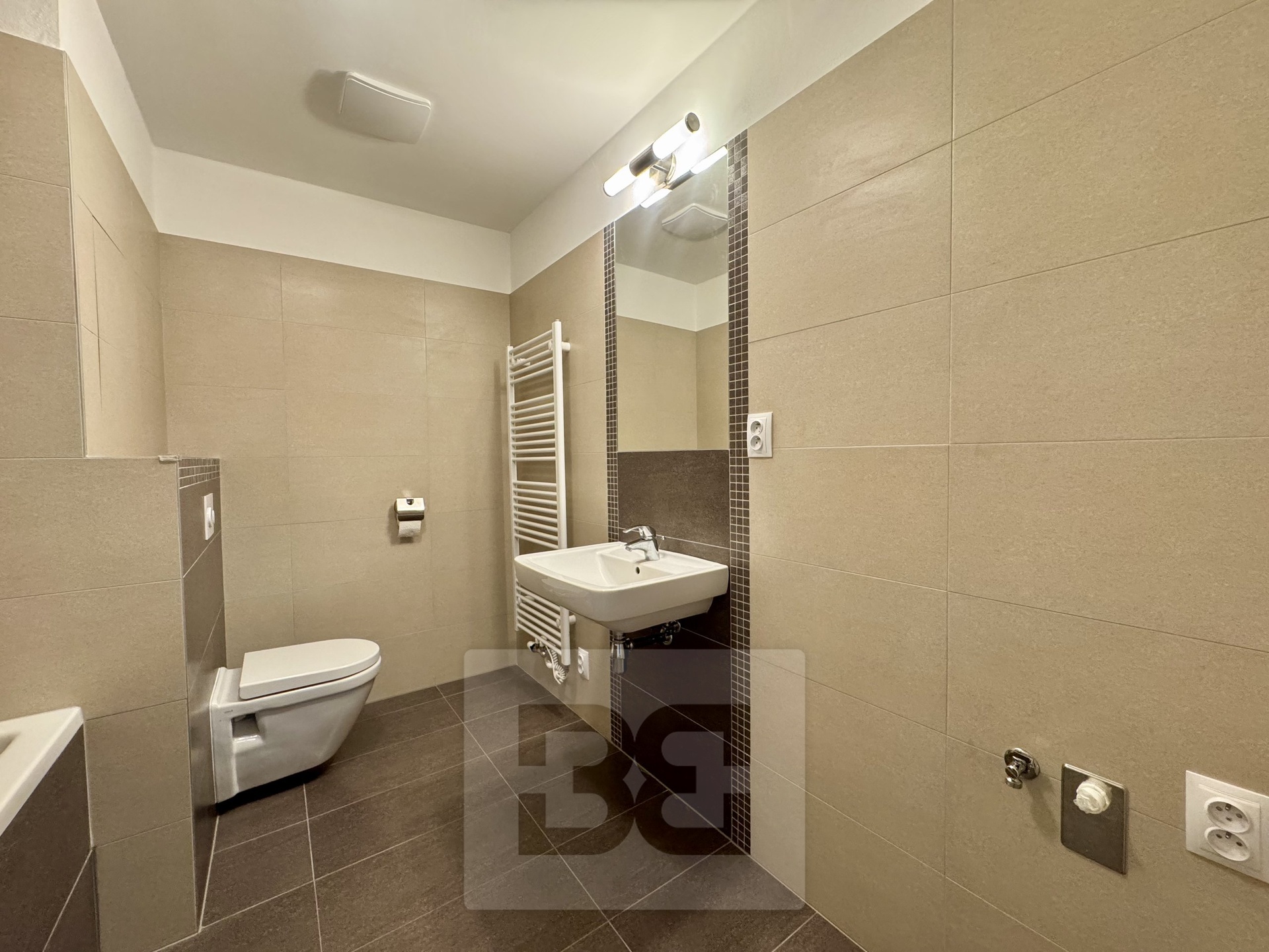 8AA13422-0AF3-45F9-B85D-B754297F879D_1_201_a