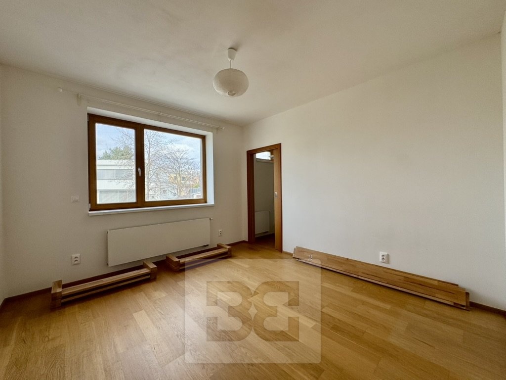 A45B33D8-19C8-4F67-9767-994C78250177_1_105_c