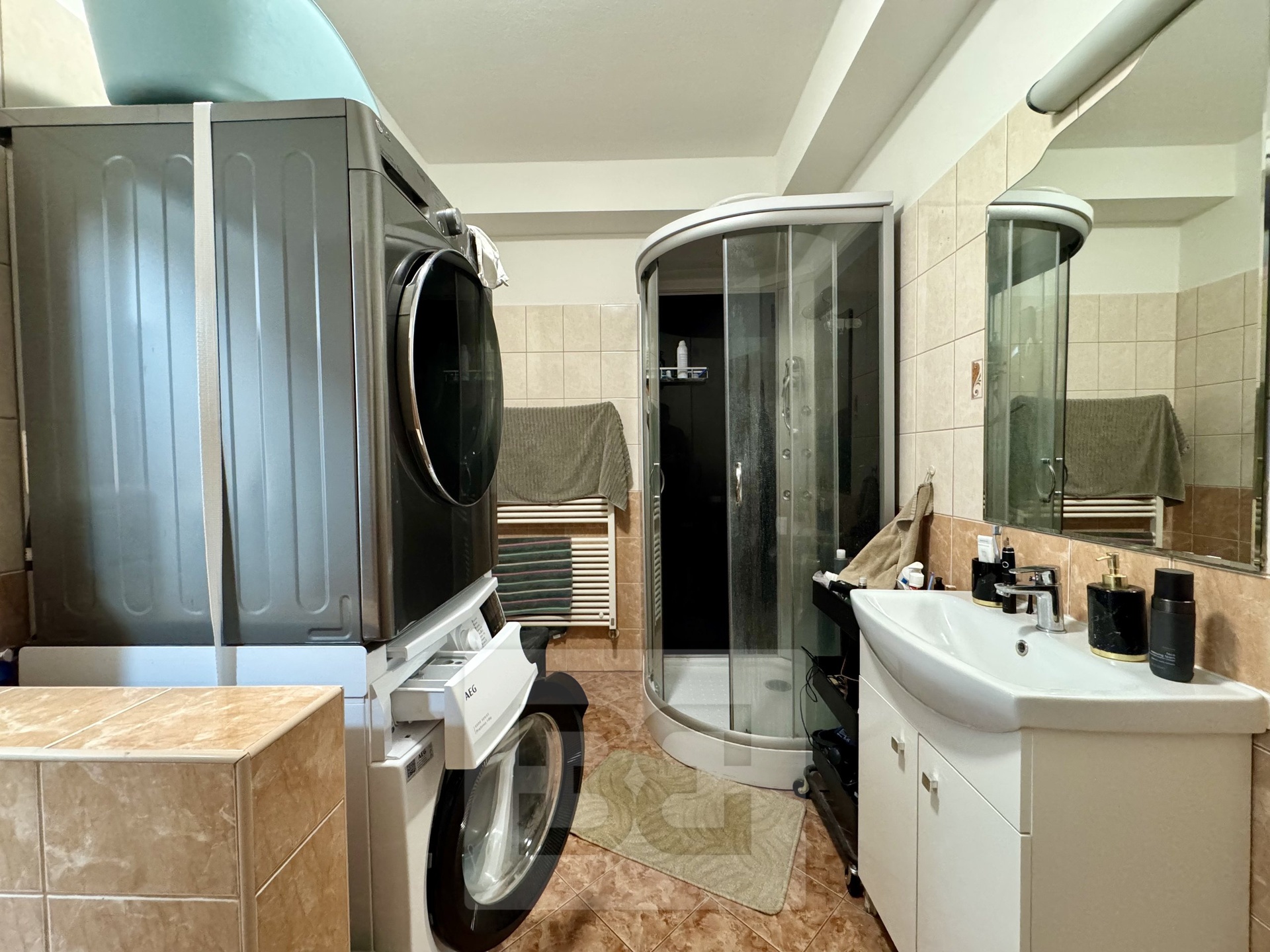 3124D59E-EA38-4D85-854C-937516B70645_1_201_a