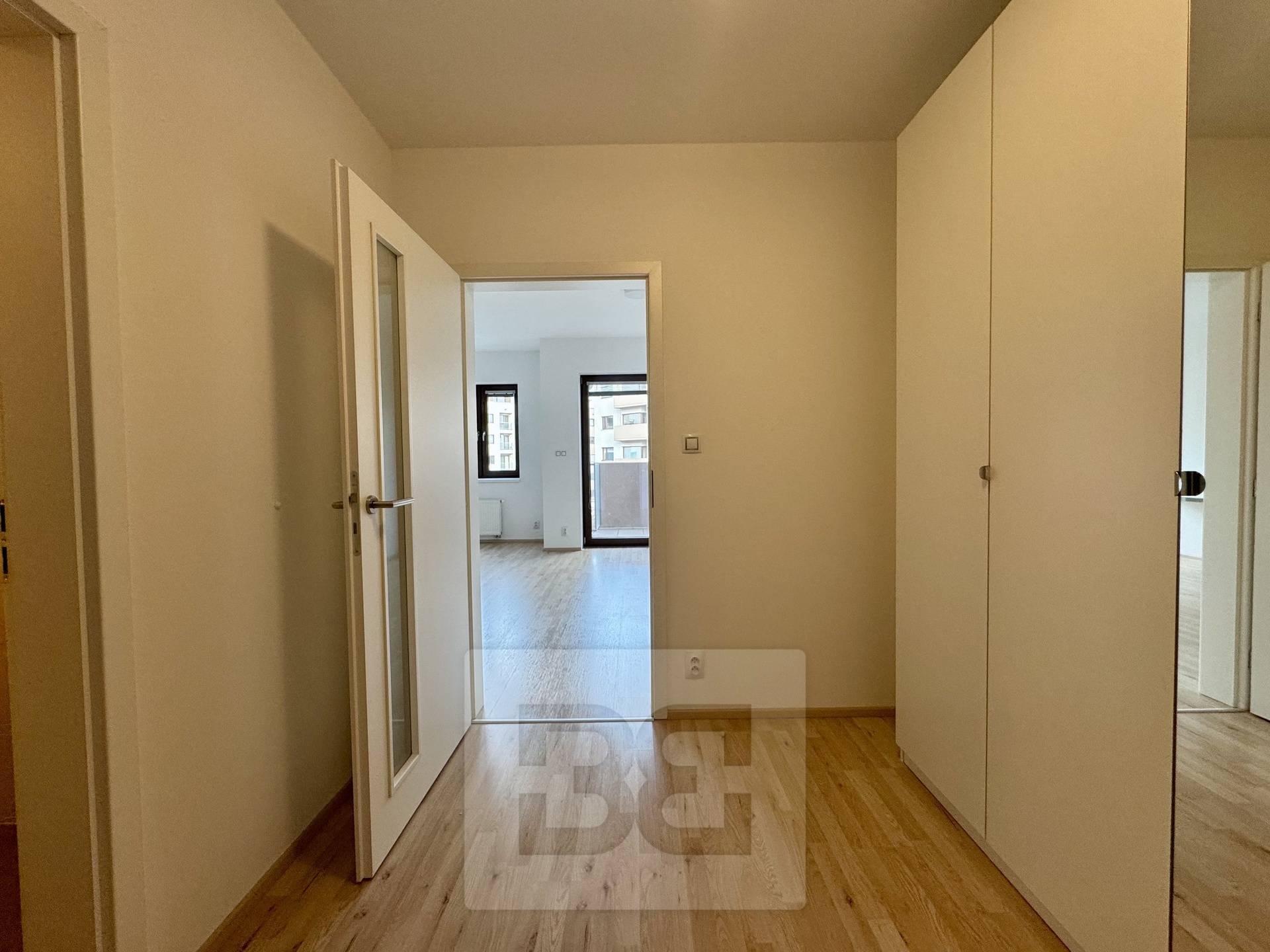 AE0C8C01-37E1-404D-8B5D-3A7B89D9F216_1_201_a