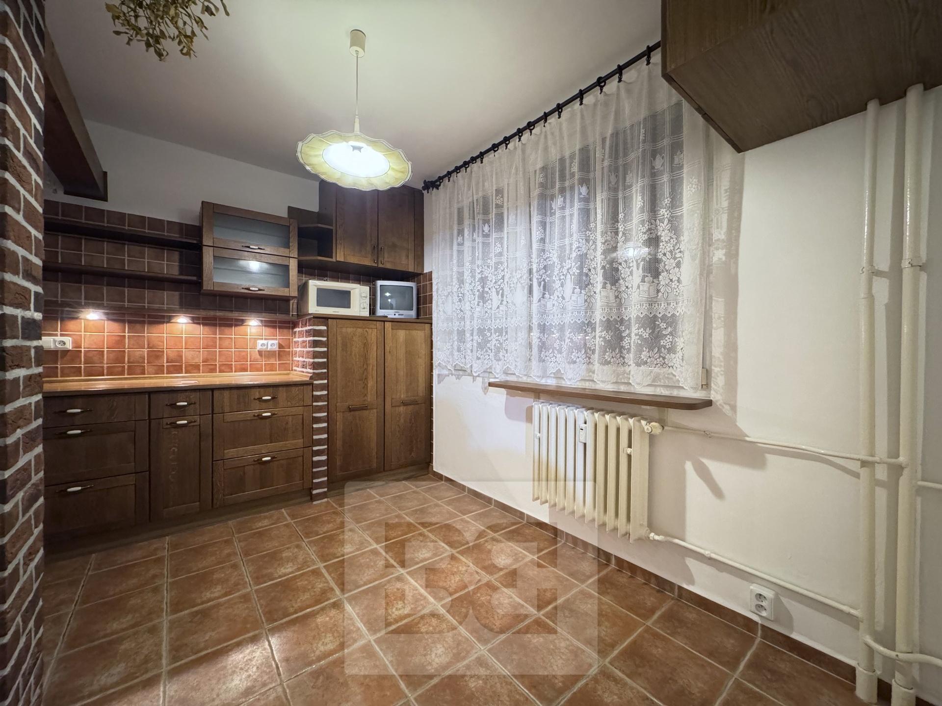 DA6462A2-DFFC-480F-A6E0-37B59F4FCB8C_1_201_a