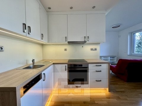 0CF561F3-AF80-4048-A61E-EDBC66F3727E_4_5005_c