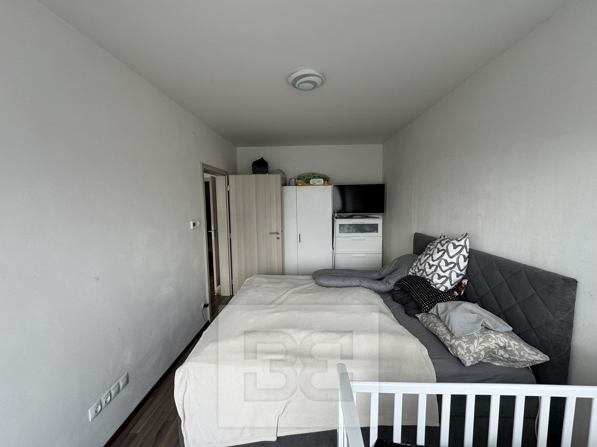 D342ADD7-B807-4A66-A5F5-E09D49012803_1_102_o