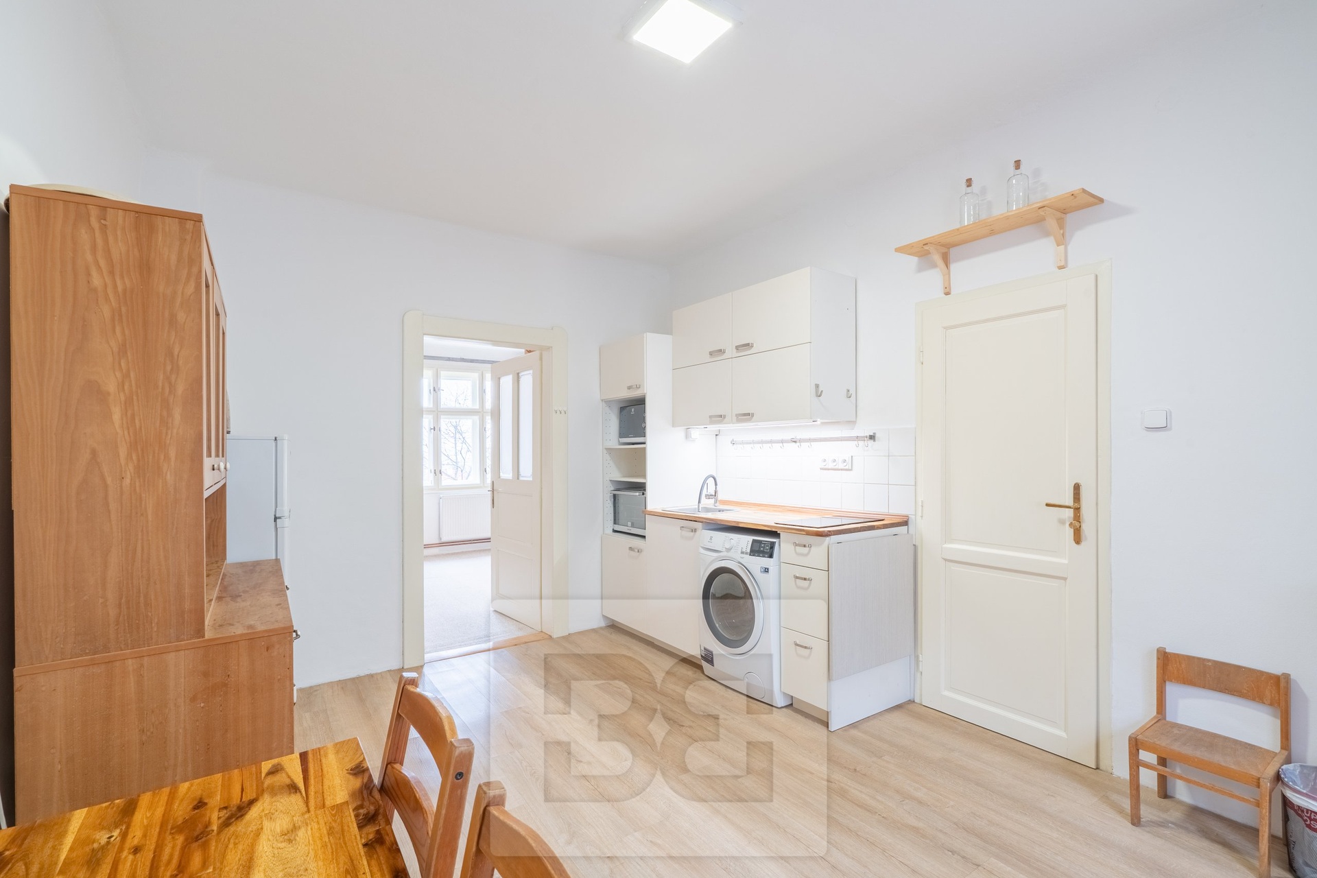 Kuchyň s obývacím pokojem