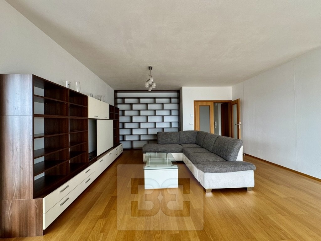 6A0A219F-E93F-44F0-863D-240CEFF764D0_1_105_c