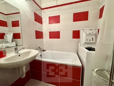 E2AE6D76-39B9-4874-8FE3-A85D7500B6E2_4_5005_c