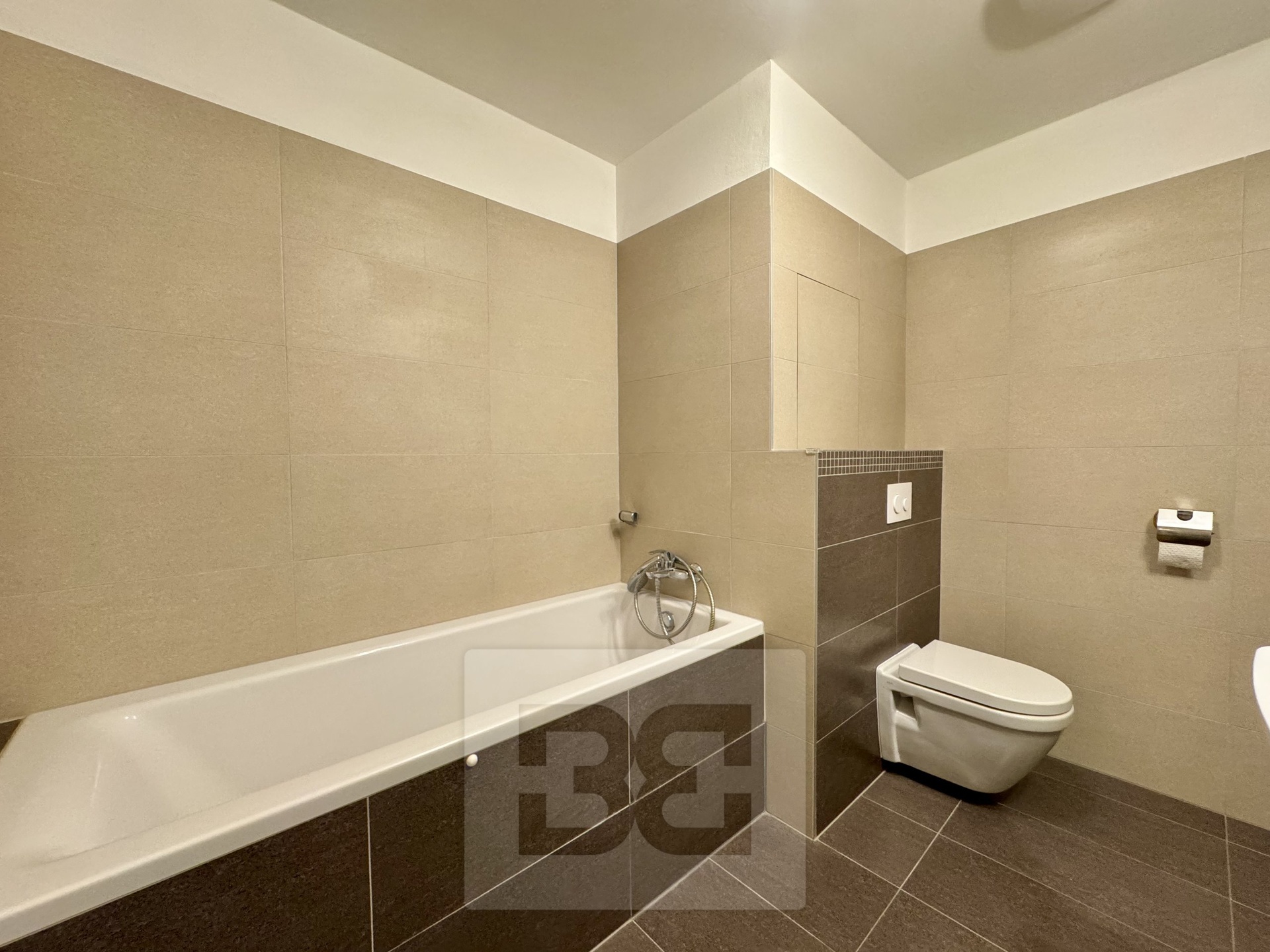 79456D83-6E07-47B6-952F-3508AC450976_1_201_a