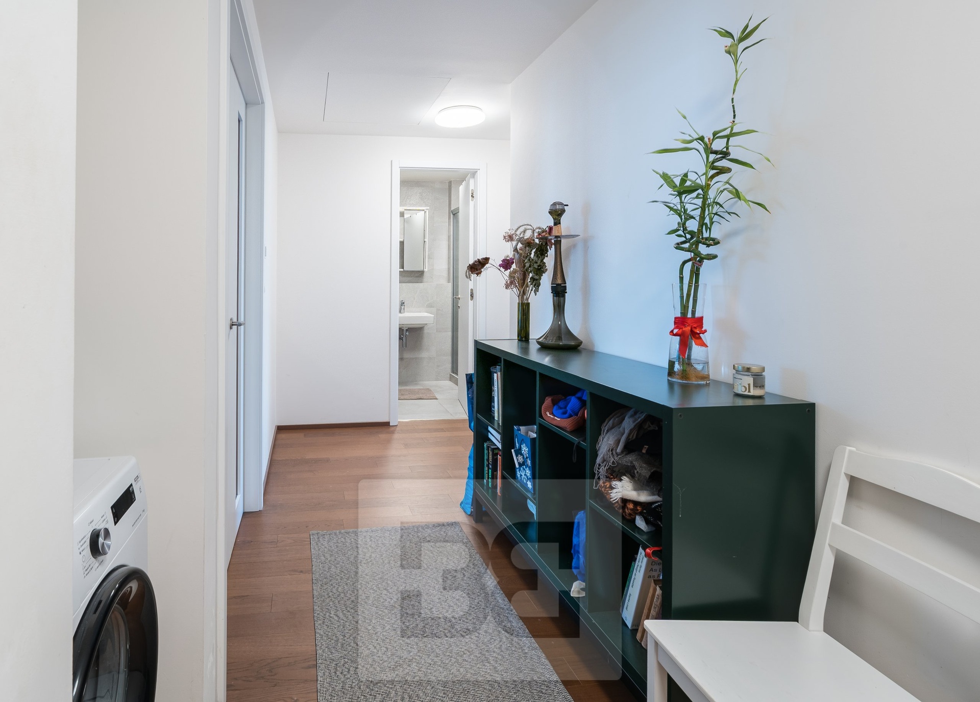 Předsíň - pohled od hlavních dveří