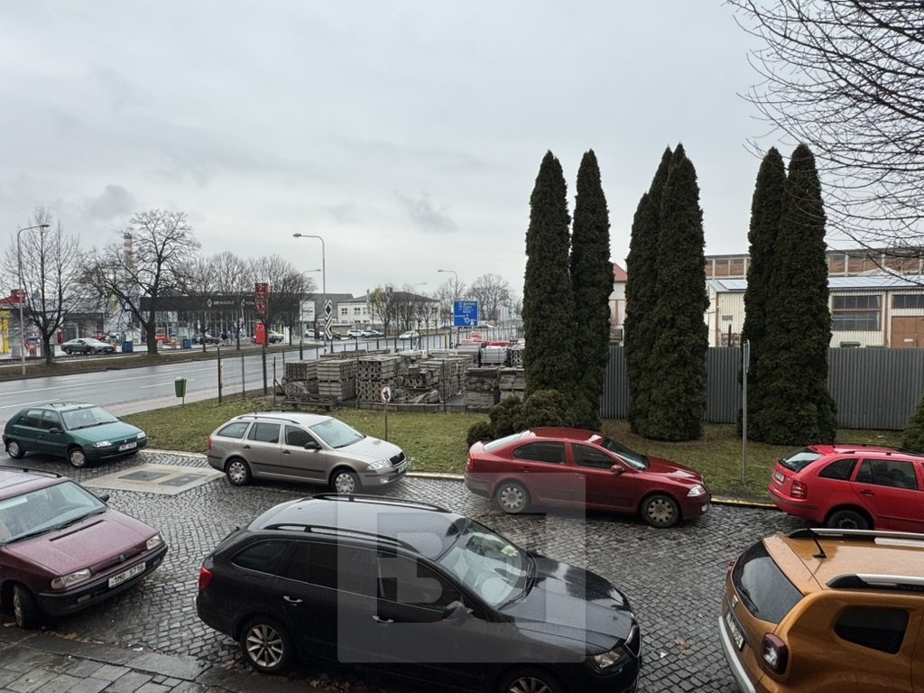 013E4676-AC94-4B4E-93C6-730C0CC75E45_1_105_c