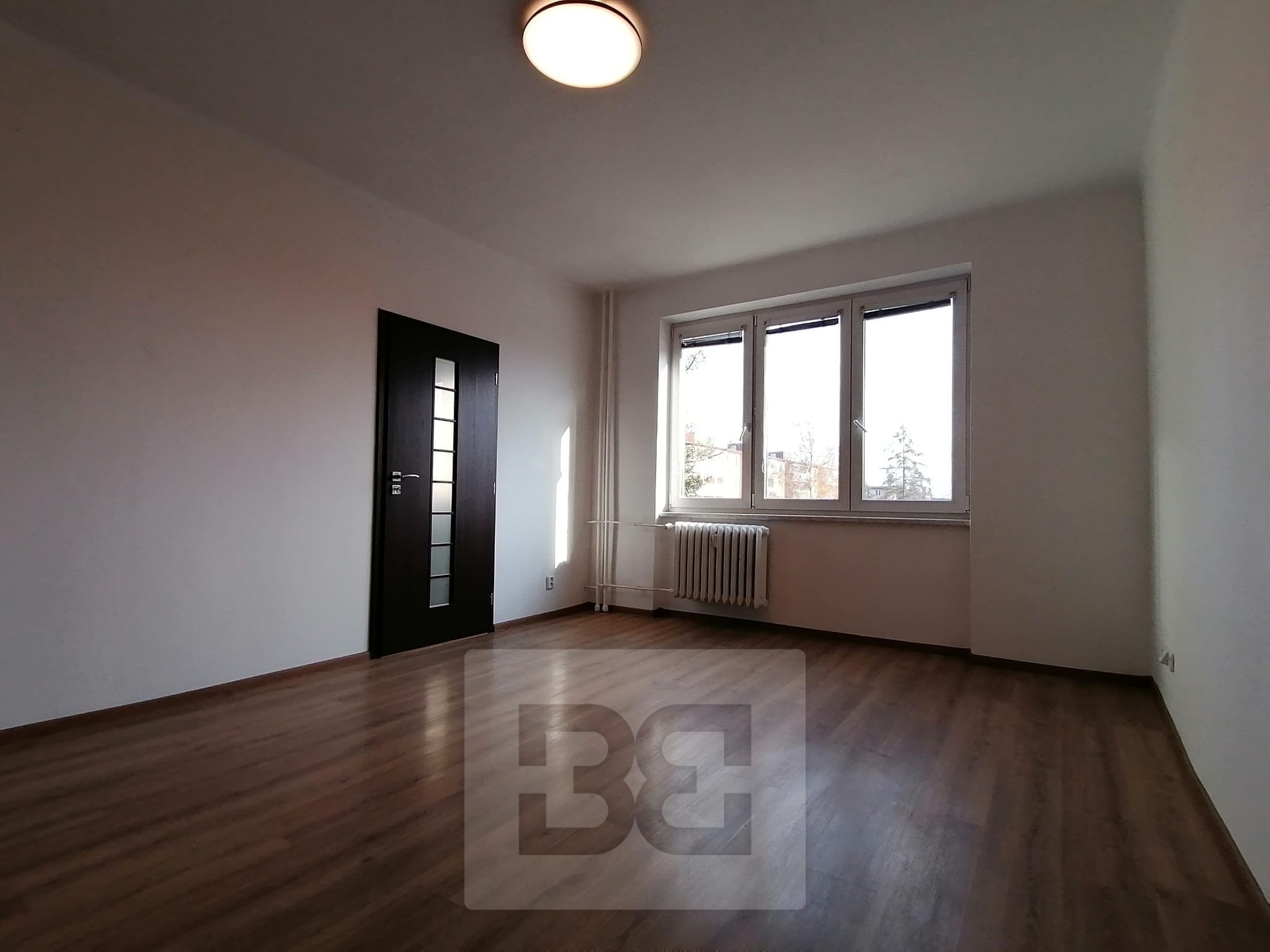 e7a7ea42-8d64-4196-a212-b154c8bdd891