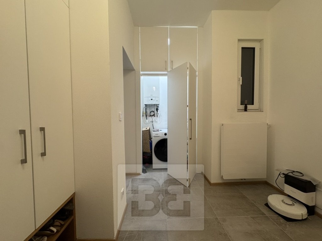 DFCCAA9A-0080-4673-99C1-931D6BBD4A1A_1_105_c