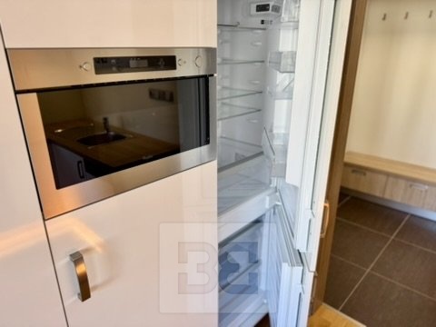 769640B9-308E-4E90-A688-DA5D2FE54D7A_4_5005_c