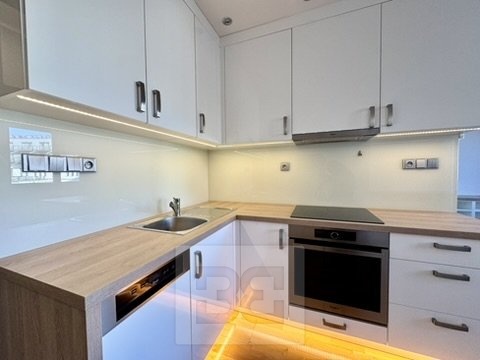 7A937E3E-A345-4F6C-9F5F-FFD050158F1A_4_5005_c