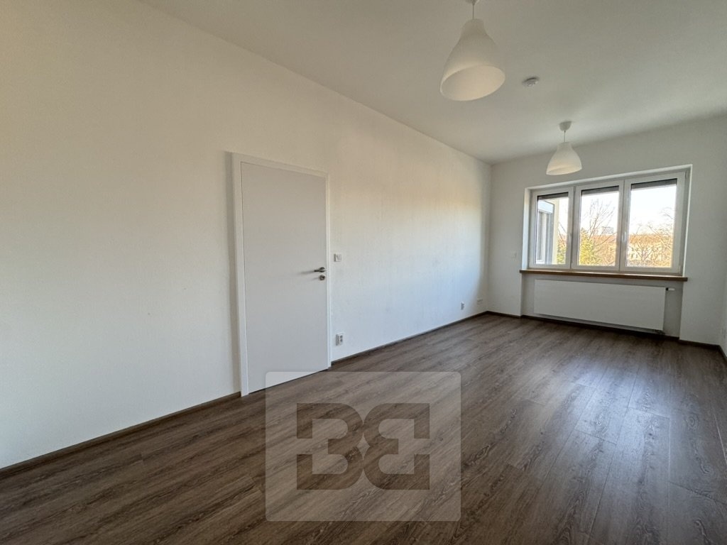 2BFFC76A-D3BE-452E-BDEA-87C4D5824FB3_1_105_c