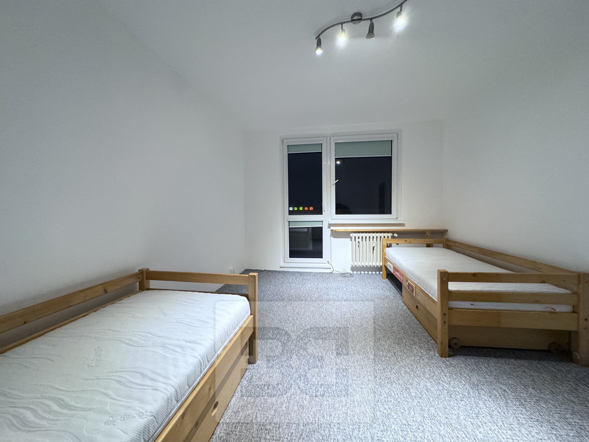 88754412-D0EB-41E6-9C09-24A09F0B1744_1_201_a