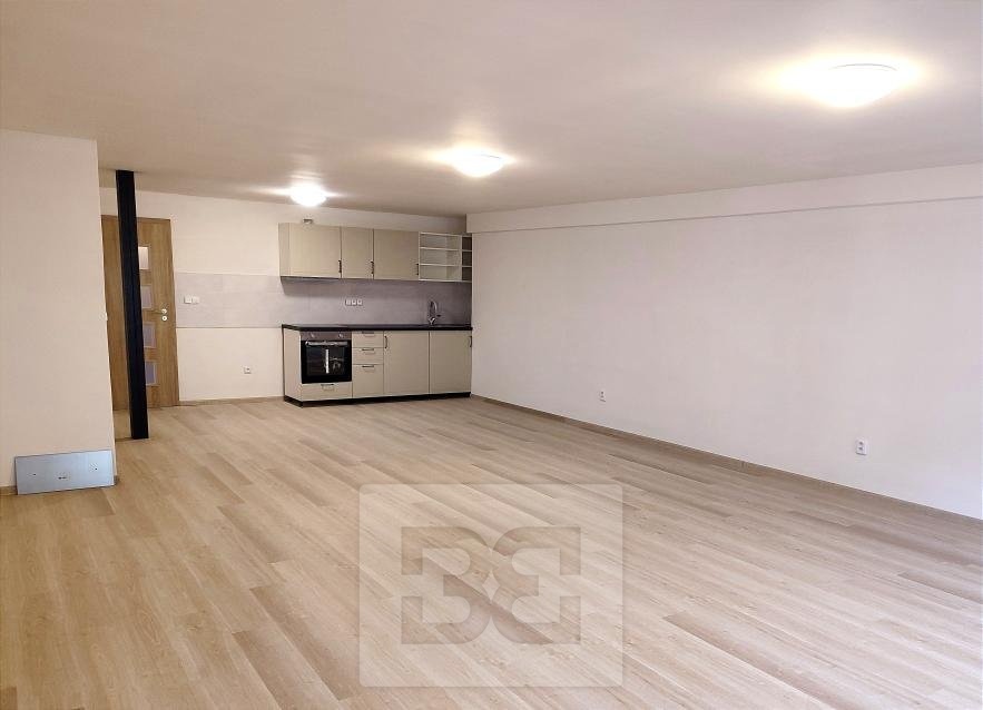Pronájem bytu 1+kk a garsoniéry Mohelnice 12 300 Kč za měsíc, foto 1