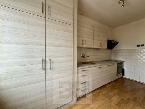 71D6569C-2E0A-4E95-96F3-8A0FF6380CF5_4_5005_c