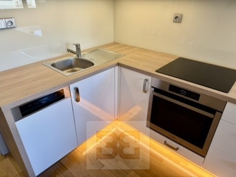 7AFA8FB7-4783-4437-9997-5AA9F012FAD8_4_5005_c