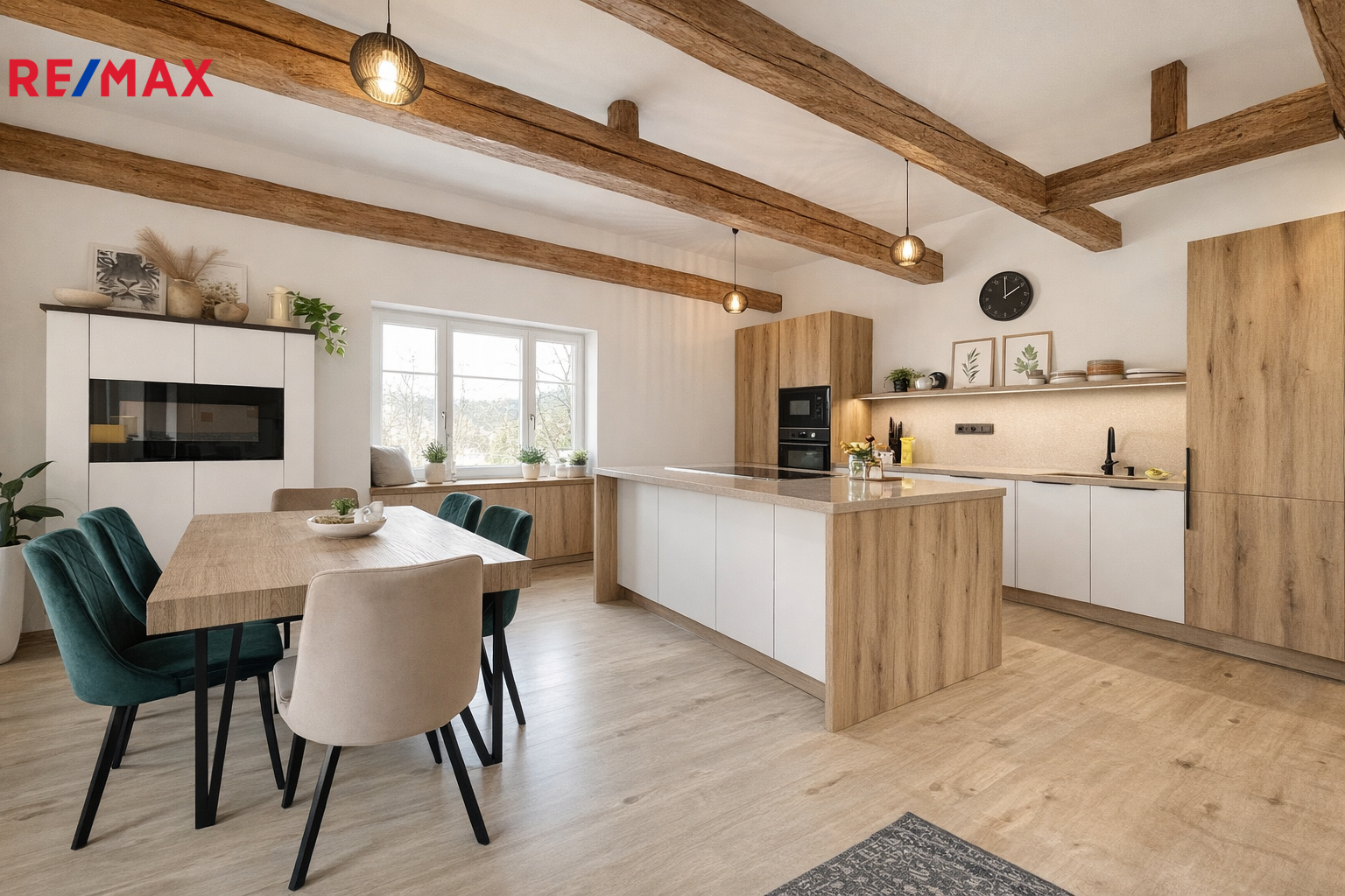 prostorná a vybavená kuchyně