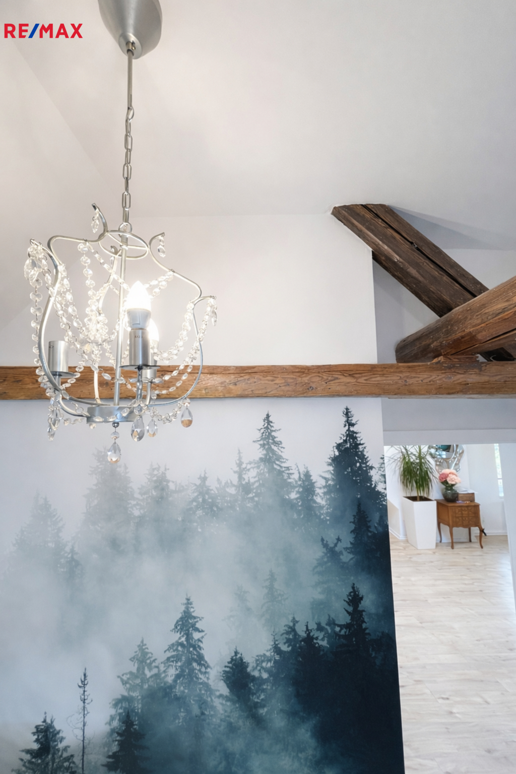 detail na vkusný lustr