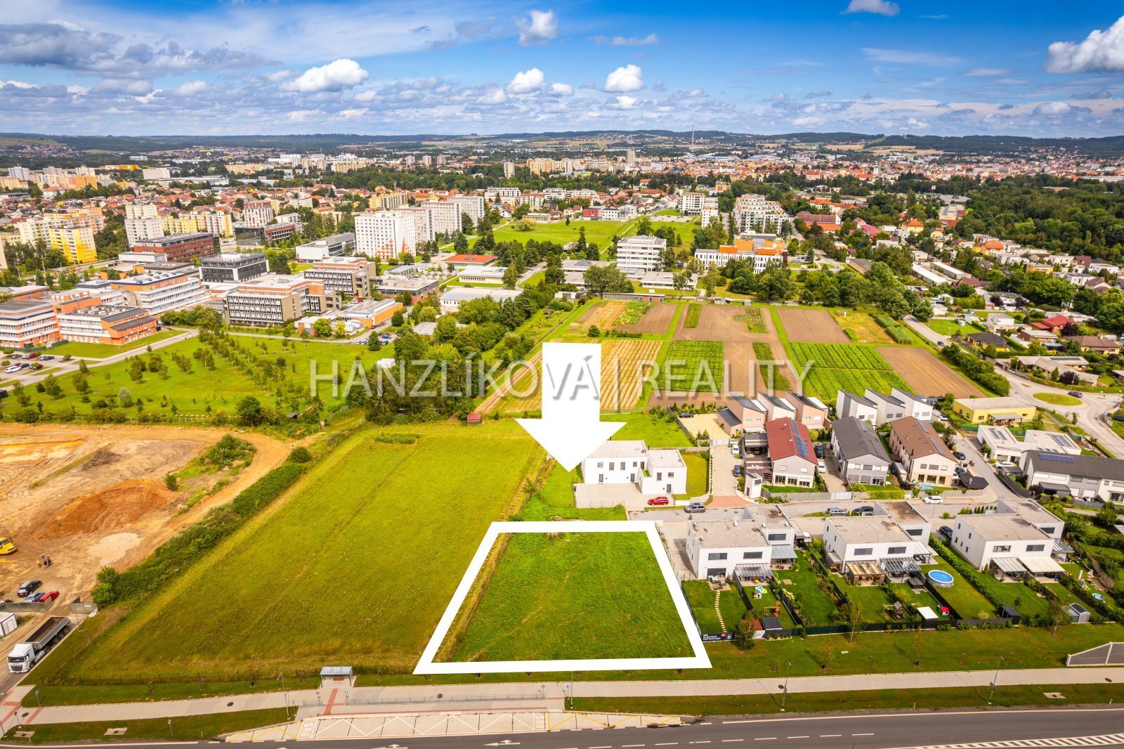 25-08-01 ČB Pozemek_2_00000.jpg