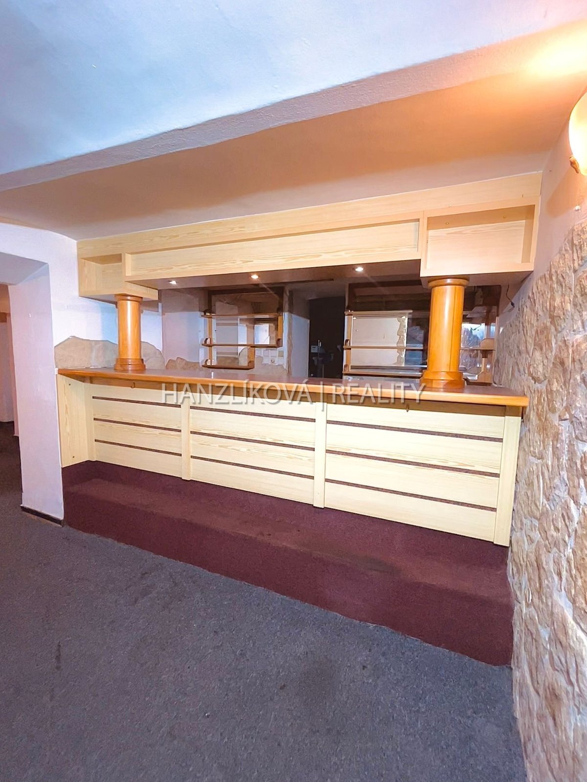 Pronájem nebytového prostoru 79,3 m&sup2; – Dvořák