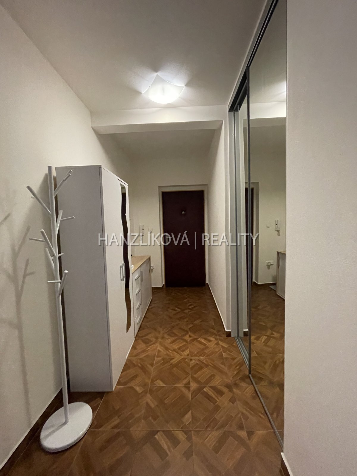 Pronájem bytu 3+kk s balkonem, Riegrova ulice, ČB