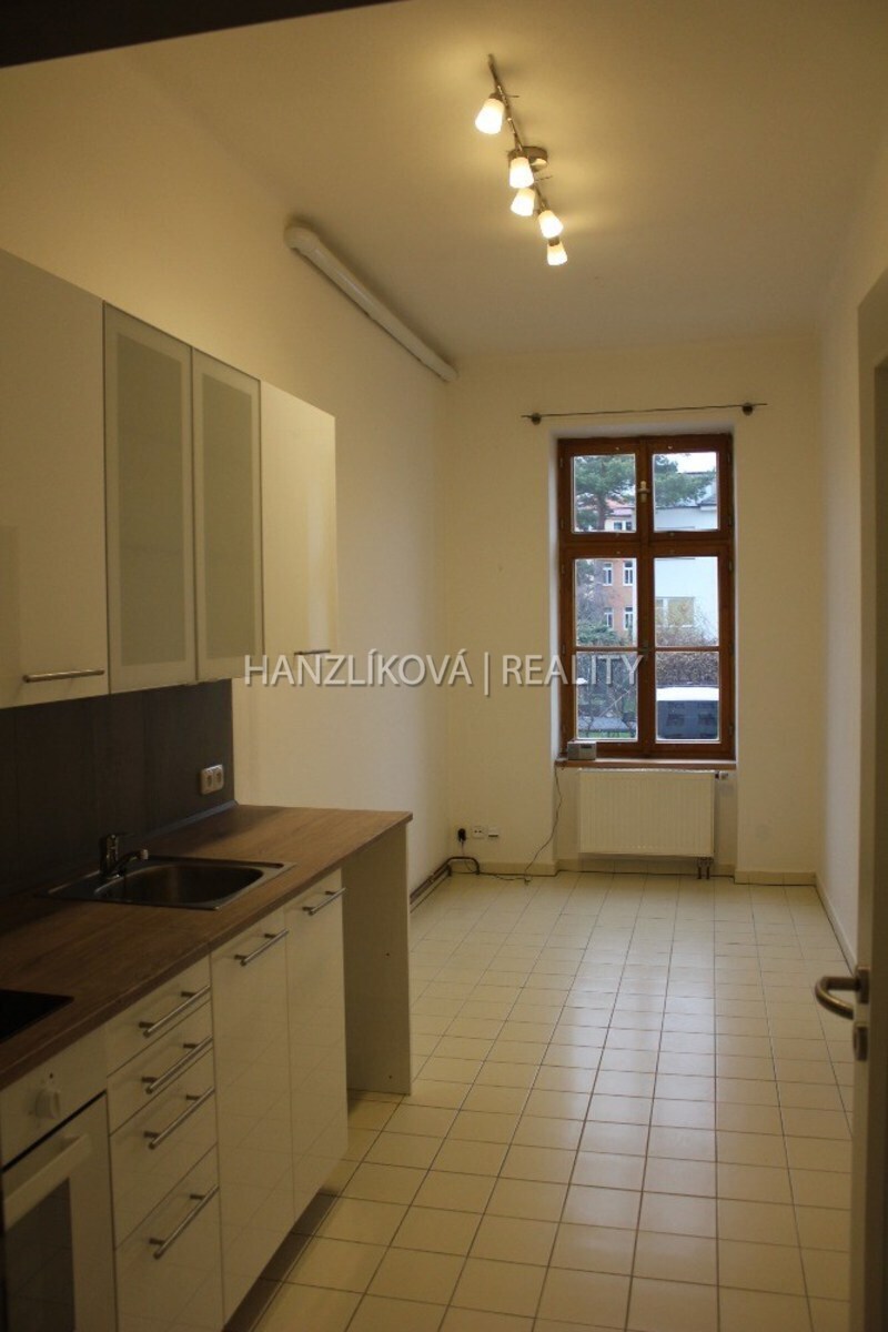 Kuchyně, pronájem bytu 2+kk, Fráni Šrámka, České Budějovice