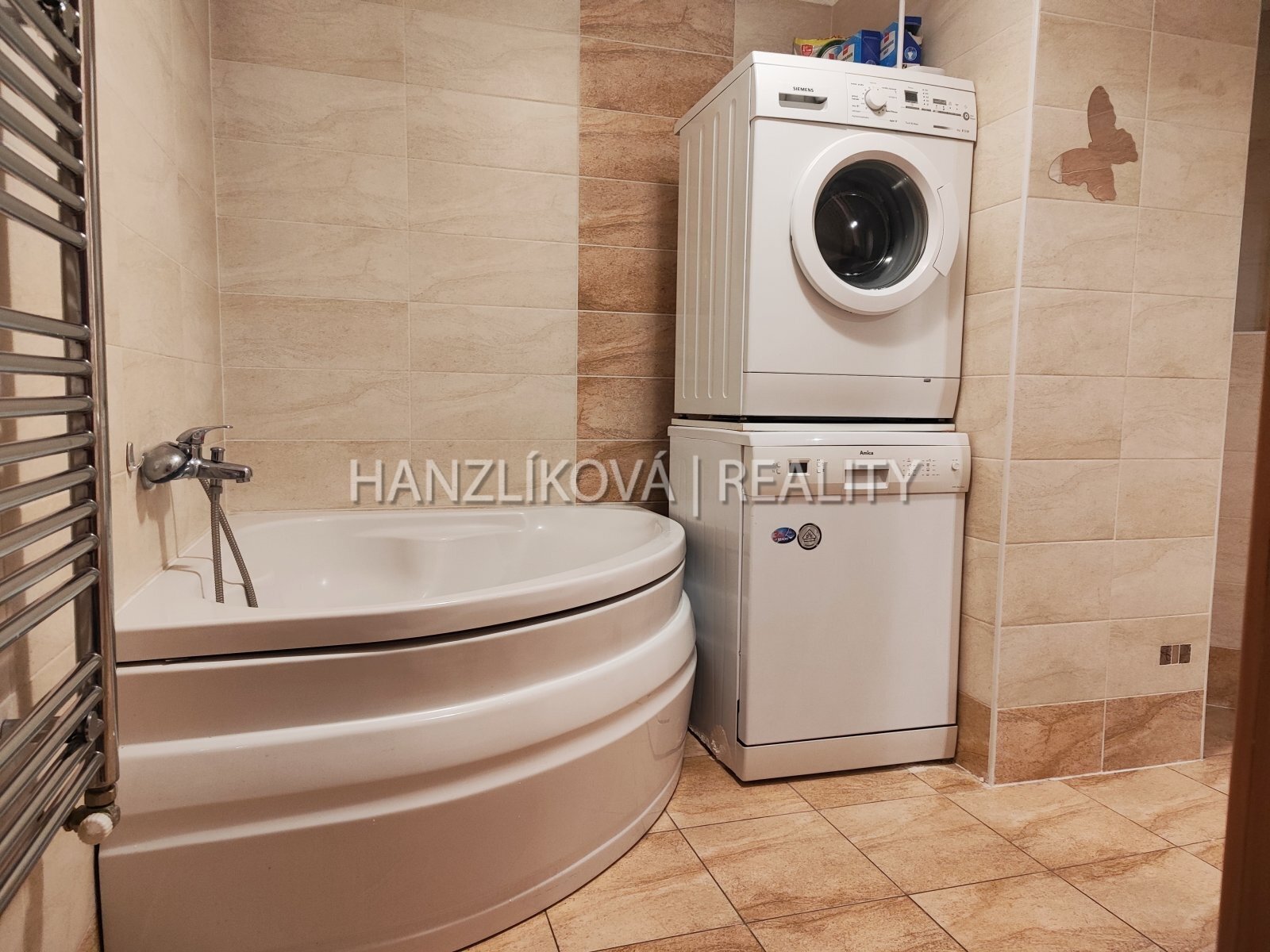 Koupelna, pronájem malého bytu 2+kk, Rudolfovská, České Budějovice