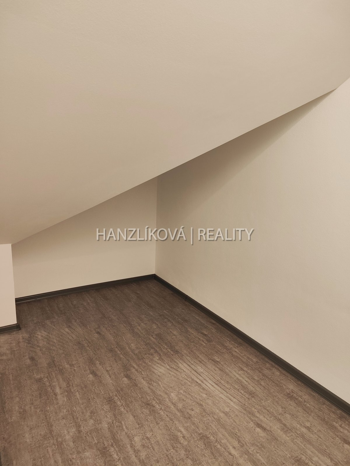 Komora, pronájem bytu 2+kk, Krumlovská, České Budějovice
