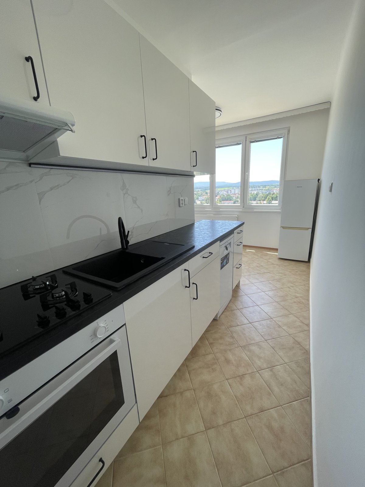 Pronájem bytu 3+1 s balkonem, Budivojova ul., ČB