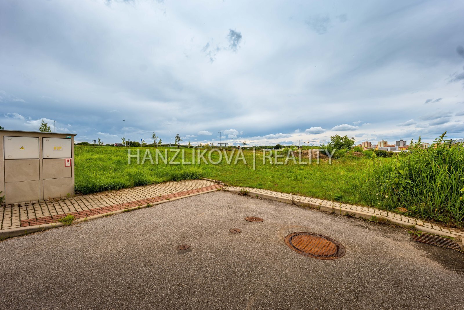 25-08-01 ČB Pozemek Foto_14.jpg