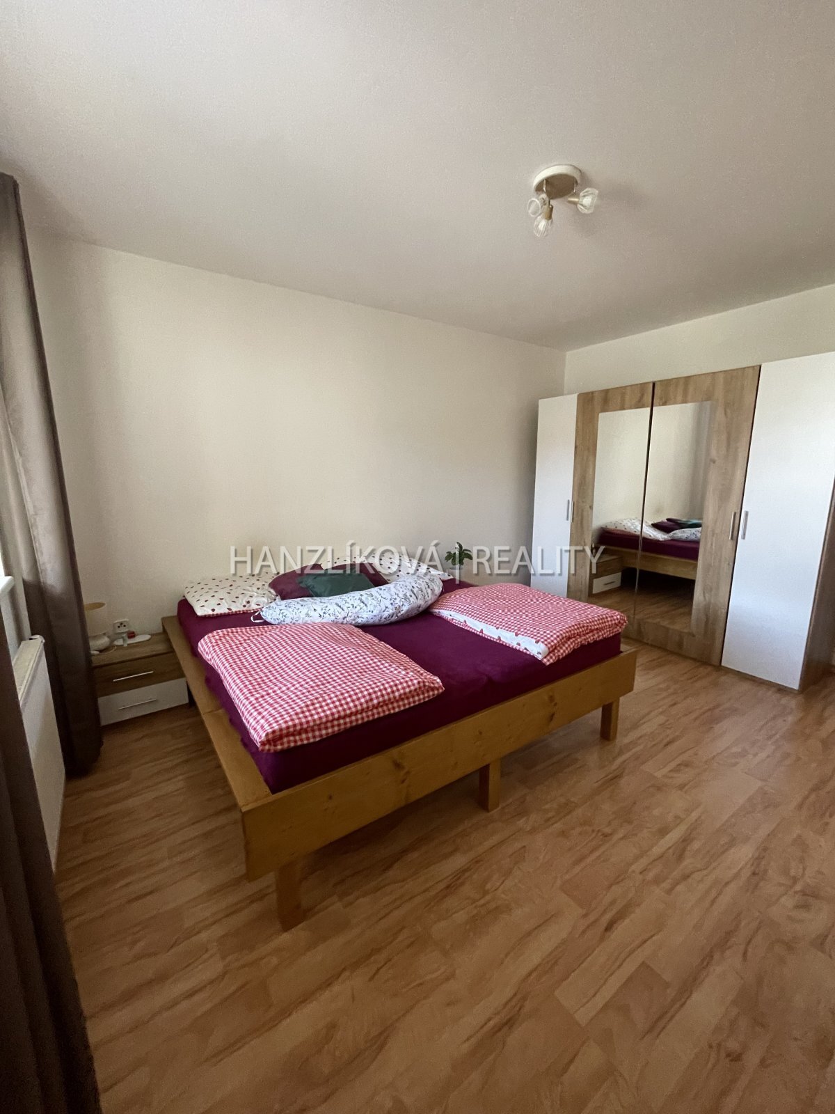 Pronájem bytu 3+kk s balkonem, Riegrova ulice, ČB
