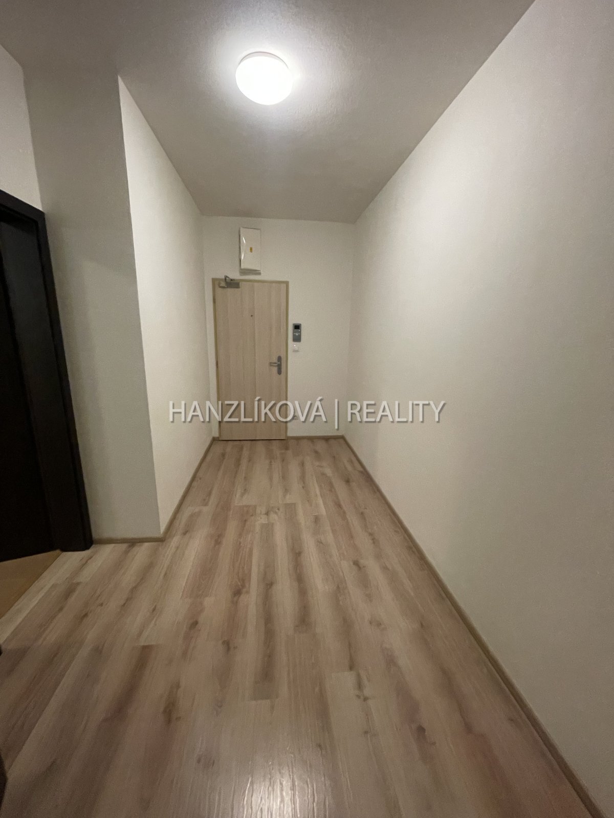 Pronájem bytu 2+kk s terasou, byt E.2.05, rezidence DLOUHÁ LOUKA