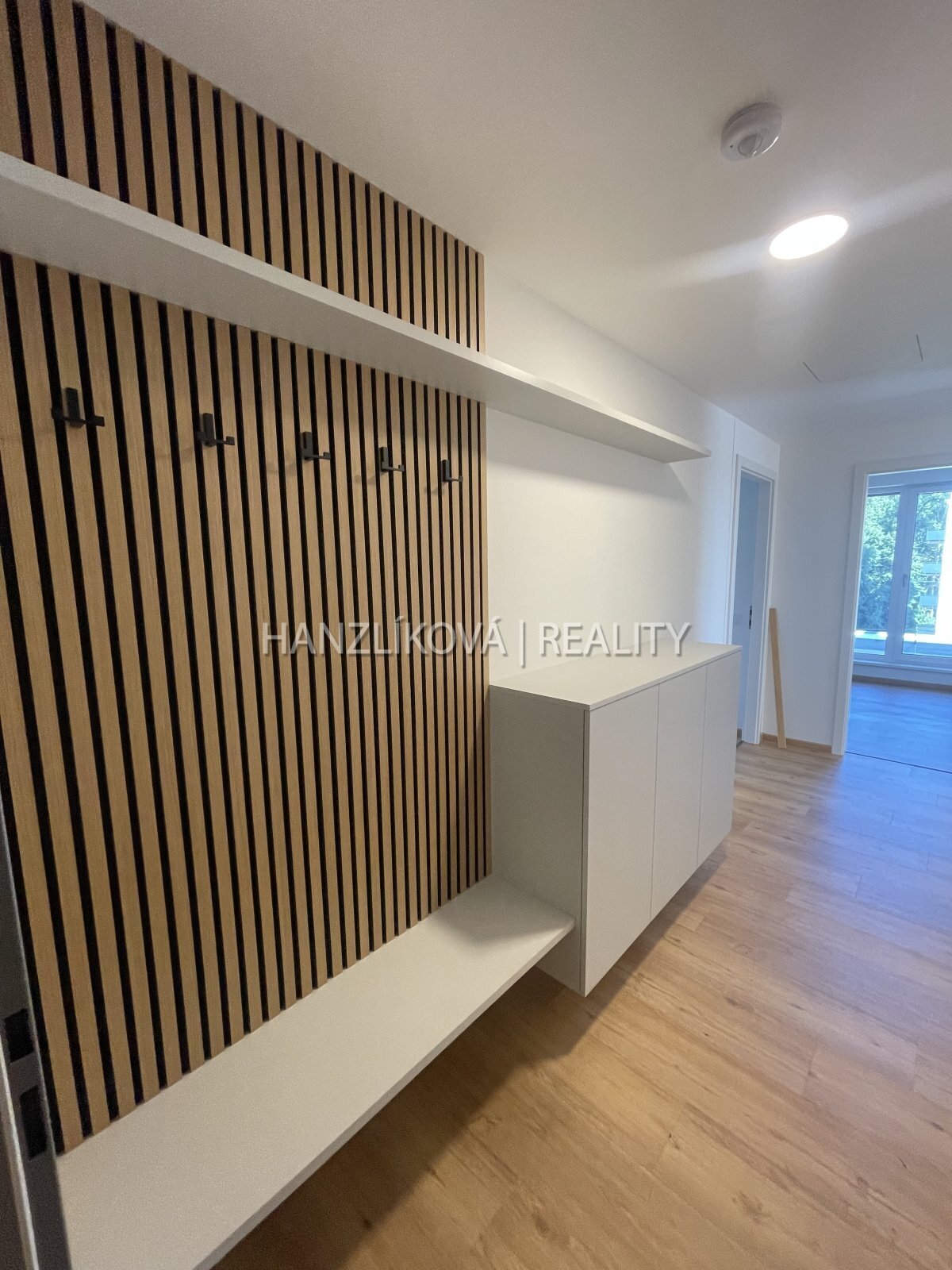 Pronájem bytu 3+kk 80 m2 , který má dvě terasy ,