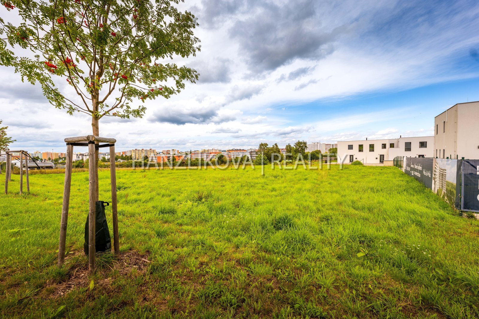 25-08-01 ČB Pozemek Foto_08.jpg