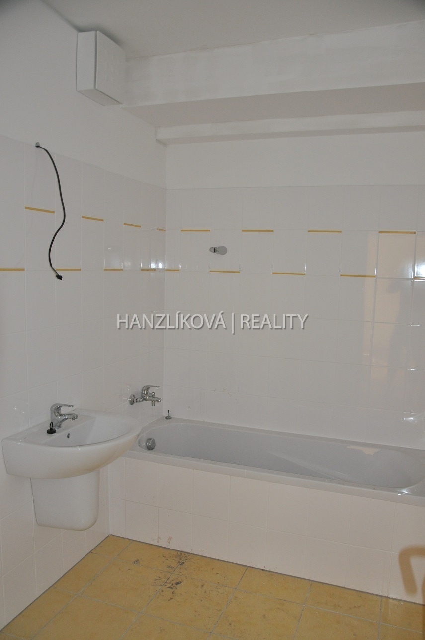 Koupelna, pronájem bytu 3+kk, Pekárenská, České Bu