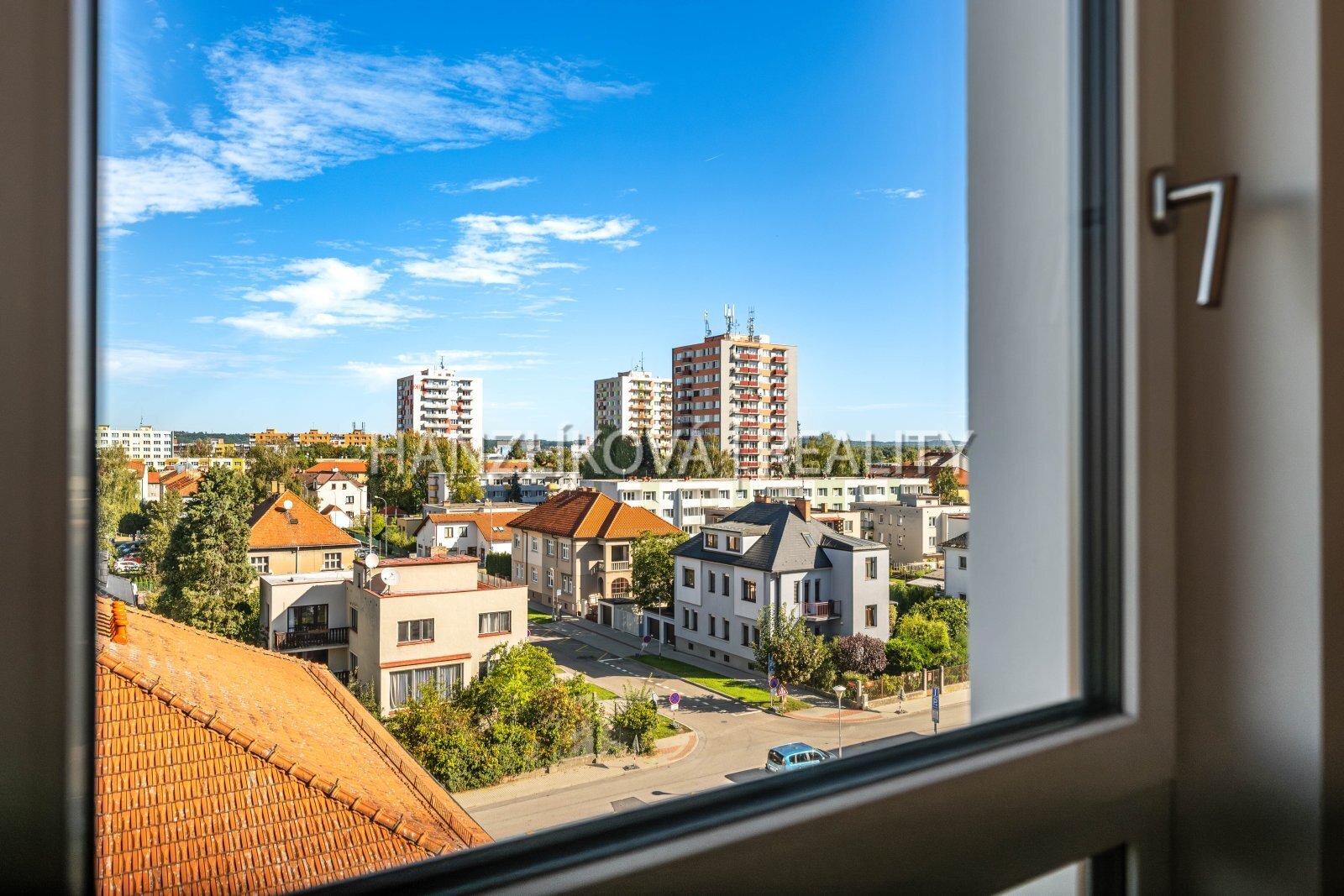 25-09-19 ČB Hálkova_17.jpg