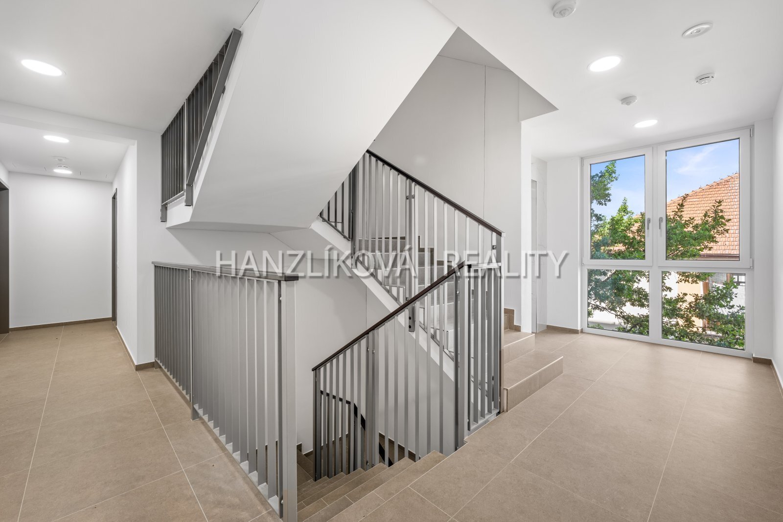 Pronájem novostavby bytu 3+kk s terasou, byt číslo B.29, residence Hálkova, ČB