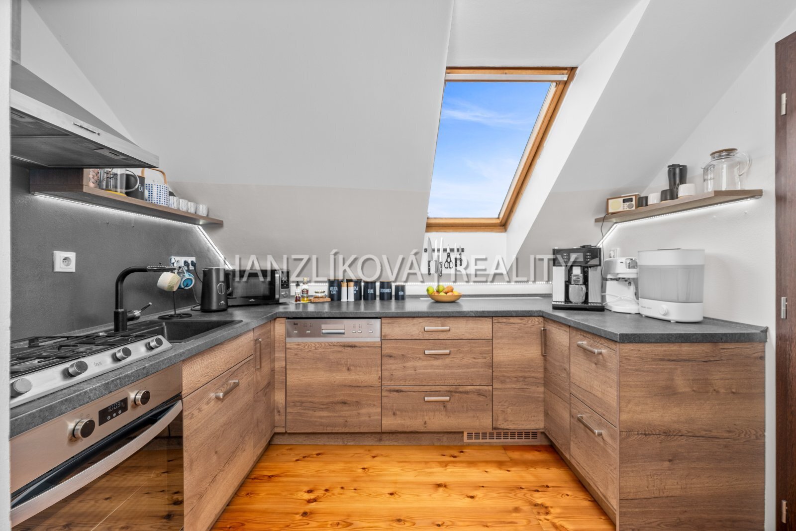 25-10-17 ČB Rudolfovská 35 Byt Foto_08.jpg