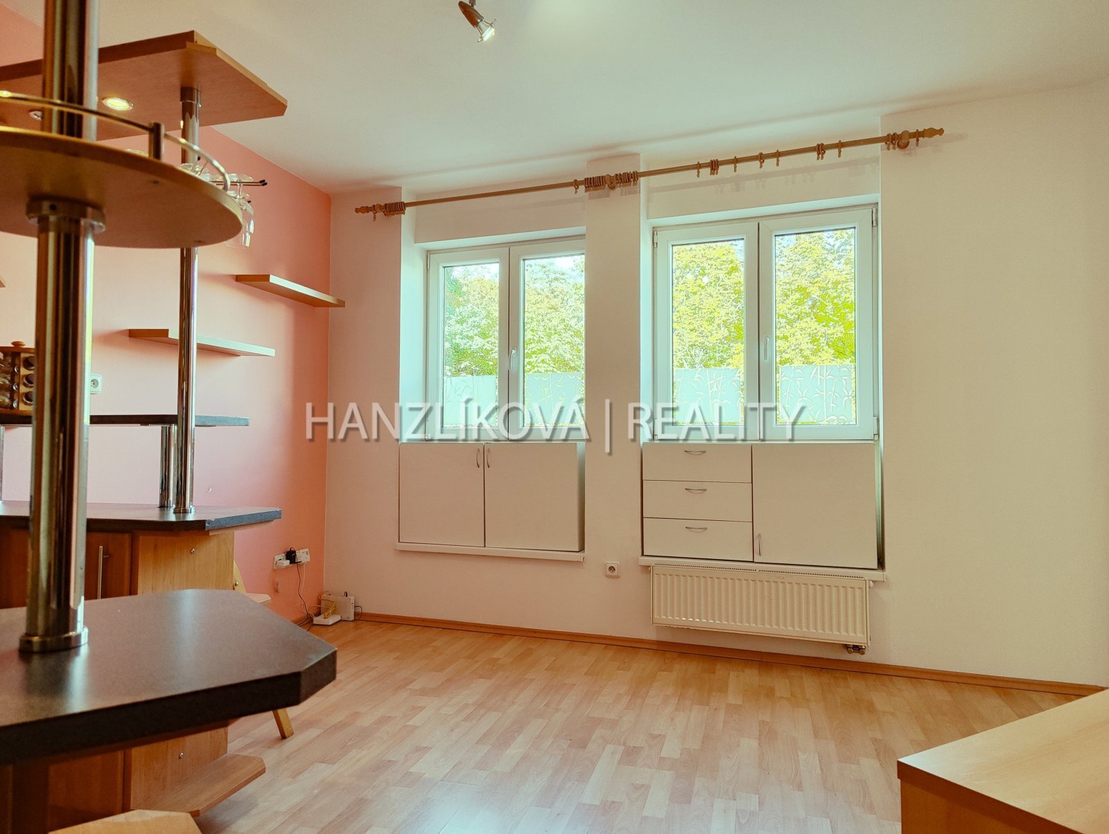 Obývací pokoj, pronájem malého bytu 2+kk, Rudolfovská, České Budějovice